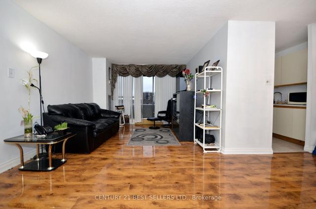 1407 - 25 Kensington Rd, Condo with 3 bedrooms, 2 bathrooms and 1 parking in Brampton ON | Image 24