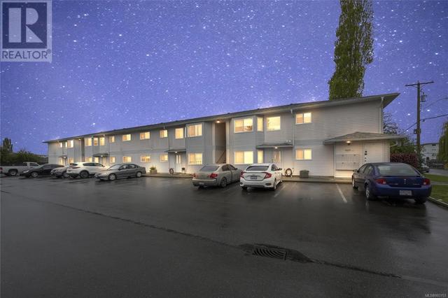 212 - 2524 Lewis St, Condo with 2 bedrooms, 1 bathrooms and 1 parking in North Cowichan BC | Card Image