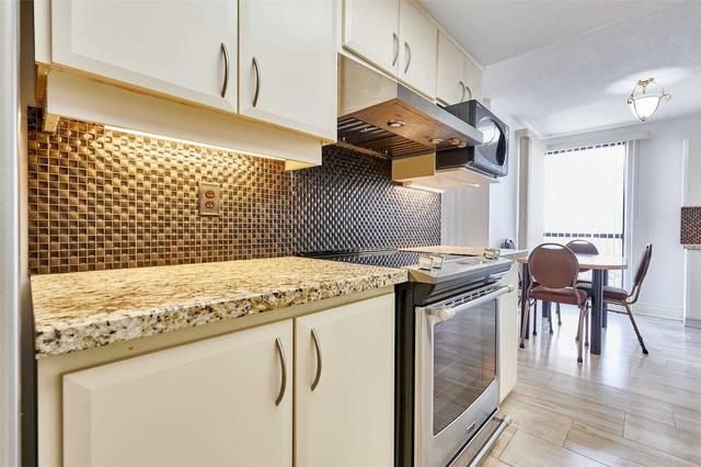 605 - 3 Concorde Pl, Condo with 2 bedrooms, 3 bathrooms and 1 parking in Toronto ON | Image 2