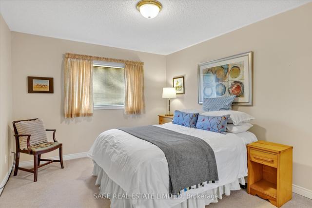 2 - 21 Charles Crt, Townhouse with 2 bedrooms, 2 bathrooms and 2 parking in Selwyn ON | Image 7