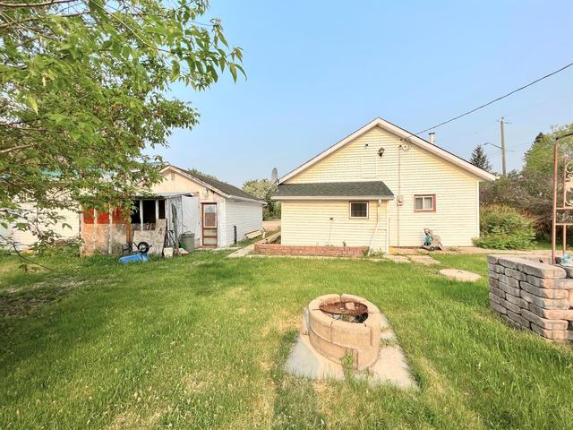 4913 51 Street, House detached with 2 bedrooms, 1 bathrooms and 4 parking in Athabasca County AB | Image 2