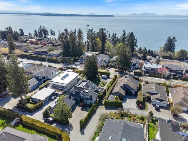 13407 Marine Drive, House detached with 8 bedrooms, 5 bathrooms and 12 parking in Surrey BC | Image 23
