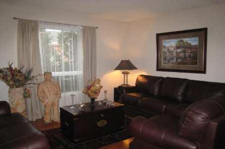 1012 Sawgrass Cres, House detached with 3 bedrooms, 4 bathrooms and 4 parking in Mississauga ON | Image 2