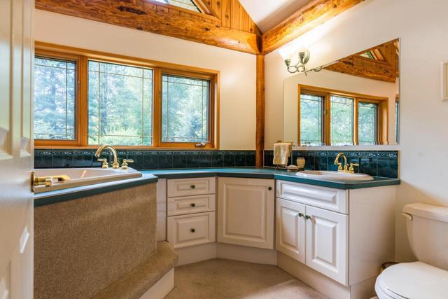 3150 Hanna Creek Road, House detached with 2 bedrooms, 2 bathrooms and null parking in Kootenay Boundary B BC | Image 33