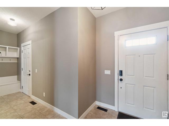 9926 207a St Nw, House semidetached with 3 bedrooms, 2 bathrooms and null parking in Edmonton AB | Image 2
