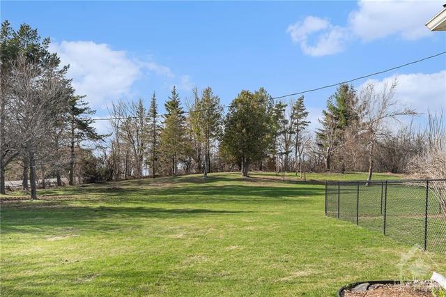 2745 Cassburn Road, House detached with 4 bedrooms, 2 bathrooms and 6 parking in Champlain ON | Image 23