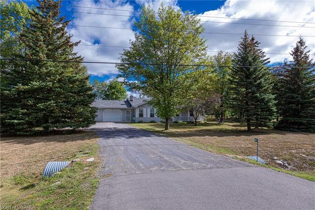 4787 County Rd 4 Road, House detached with 2 bedrooms, 1 bathrooms and 8 parking in Stone Mills ON | Image 2