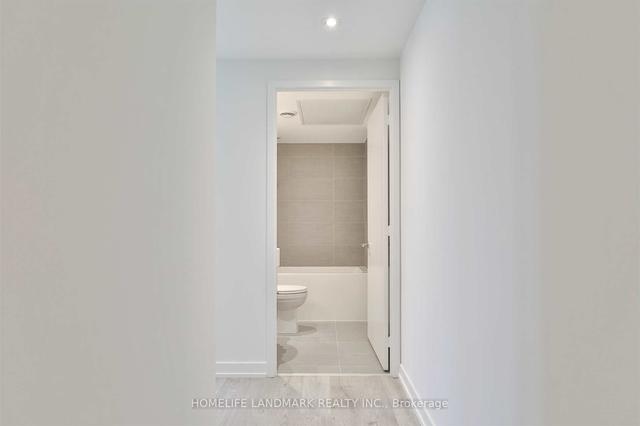 1105 - 161 Roehampton Ave, Condo with 1 bedrooms, 1 bathrooms and 0 parking in Toronto ON | Image 9