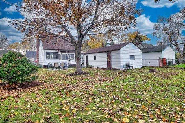 6037 Harold St, House detached with 2 bedrooms, 1 bathrooms and 4 parking in Niagara Falls ON | Image 28
