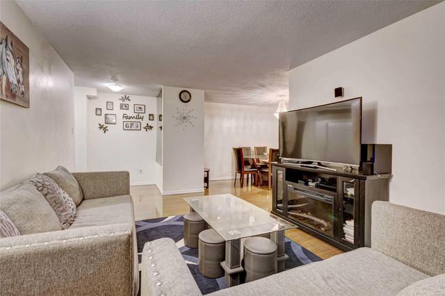 205 - 15 Kensington Rd, Condo with 2 bedrooms, 1 bathrooms and 1 parking in Brampton ON | Image 4