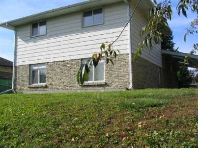 73 Claymore Cres, House detached with 4 bedrooms, 2 bathrooms and 4 parking in Oshawa ON | Image 2