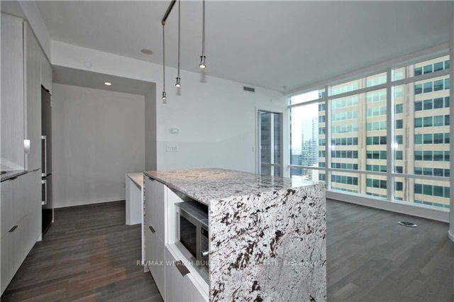 1101 - 1 Bloor St E, Condo with 2 bedrooms, 2 bathrooms and 1 parking in Toronto ON | Image 11