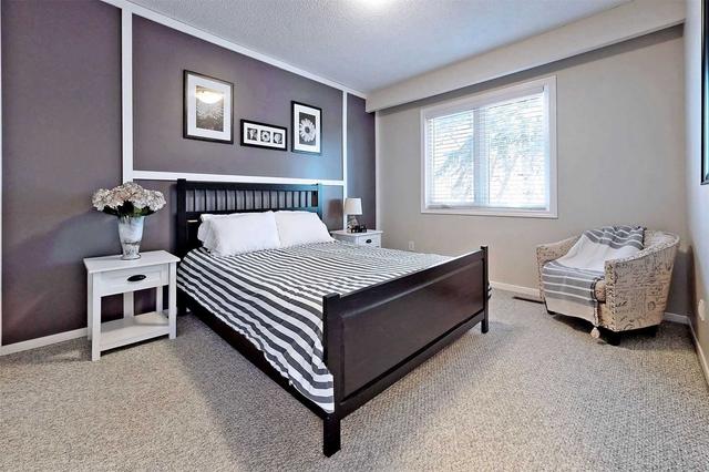 3307 Tallmast Cres, House semidetached with 4 bedrooms, 2 bathrooms and 4 parking in Mississauga ON | Image 11