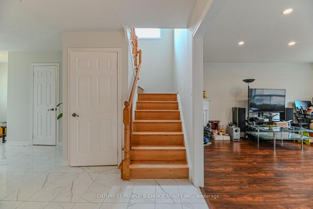 26 Rainbow Crt, House semidetached with 3 bedrooms, 4 bathrooms and 6 parking in Georgina ON | Image 14