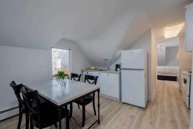 unit 3 - 165 Dowling Ave, Home with 1 bedrooms, 1 bathrooms and 1 parking in Toronto ON | Image 4