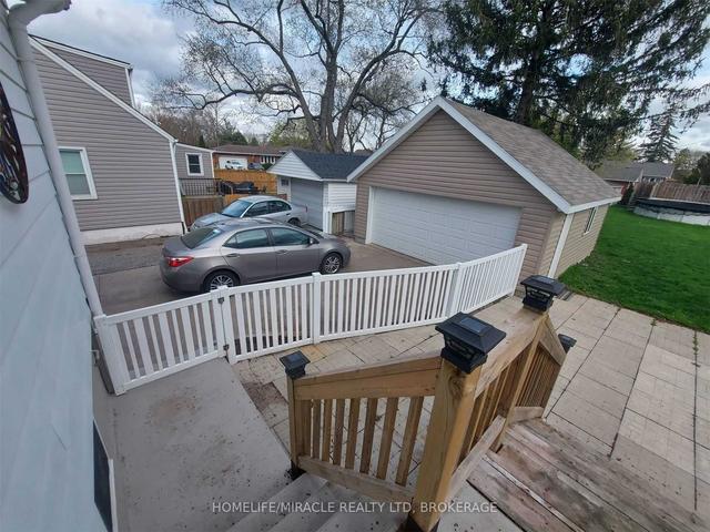 620 Morand St, House detached with 2 bedrooms, 2 bathrooms and 8 parking in Windsor ON | Image 9
