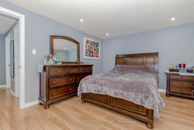 29 Sandringham Crt, Townhouse with 3 bedrooms, 2 bathrooms and 2 parking in Brampton ON | Image 20