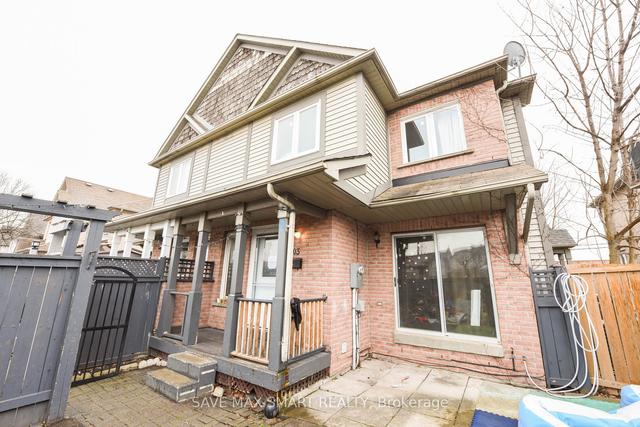 103 Chipmunk Cres, House attached with 3 bedrooms, 3 bathrooms and 2 parking in Brampton ON | Image 1