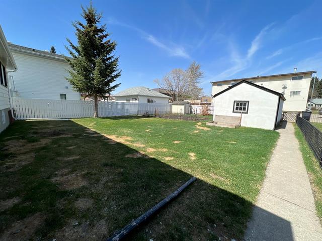 4018 47 Street, House detached with 3 bedrooms, 1 bathrooms and 1 parking in Red Deer AB | Image 7