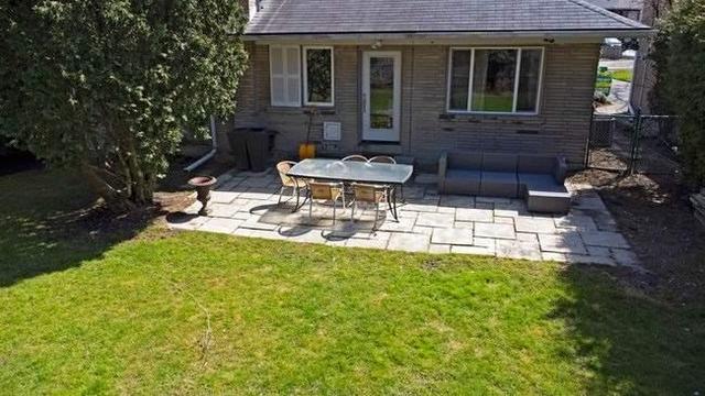 22 Cranleigh Crt, House detached with 3 bedrooms, 2 bathrooms and 10 parking in Toronto ON | Image 19