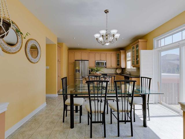 498 Tremblant Crt, House detached with 4 bedrooms, 5 bathrooms and 5 parking in Mississauga ON | Image 2