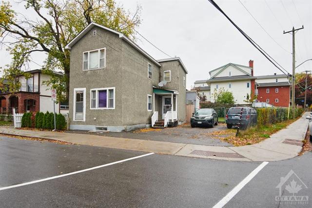 321 Savard Avenue, House detached with 3 bedrooms, 2 bathrooms and 4 parking in Ottawa ON | Image 1