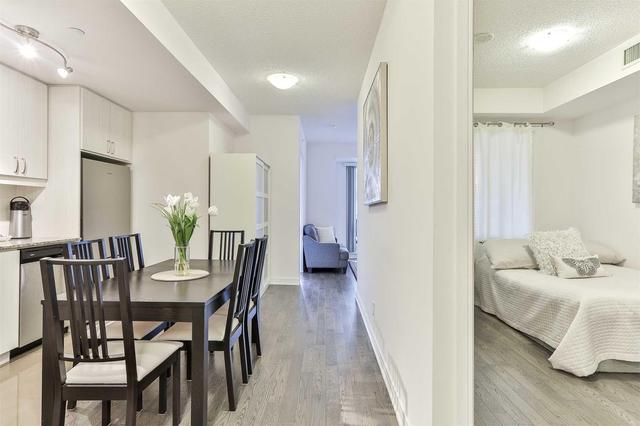 se#218 - 9199 Yonge St, Condo with 2 bedrooms, 2 bathrooms and 1 parking in Richmond Hill ON | Image 3