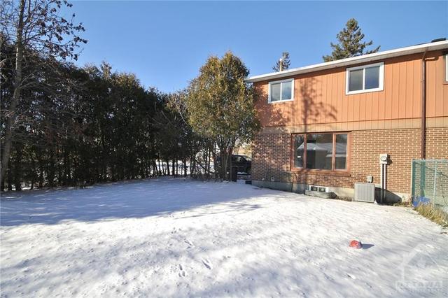 105 Dalehurst Drive, Home with 4 bedrooms, 2 bathrooms and 4 parking in Ottawa ON | Image 29