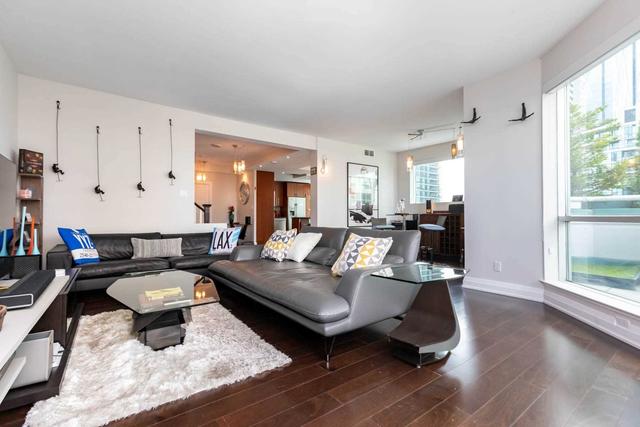 sph1-02 - 10 Queens Quay W, Condo with 2 bedrooms, 3 bathrooms and 2 parking in Toronto ON | Image 12