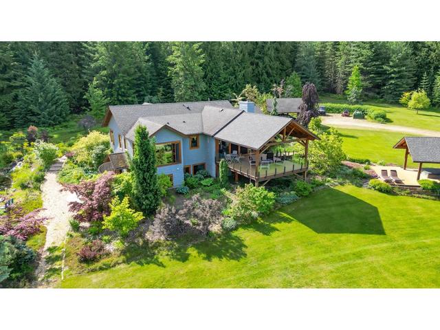 6890 Harrop Procter Road, House detached with 3 bedrooms, 3 bathrooms and 8 parking in Central Kootenay E BC | Image 56