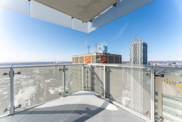 4309 - 1 Bloor St E, Condo with 2 bedrooms, 2 bathrooms and 1 parking in Toronto ON | Image 6