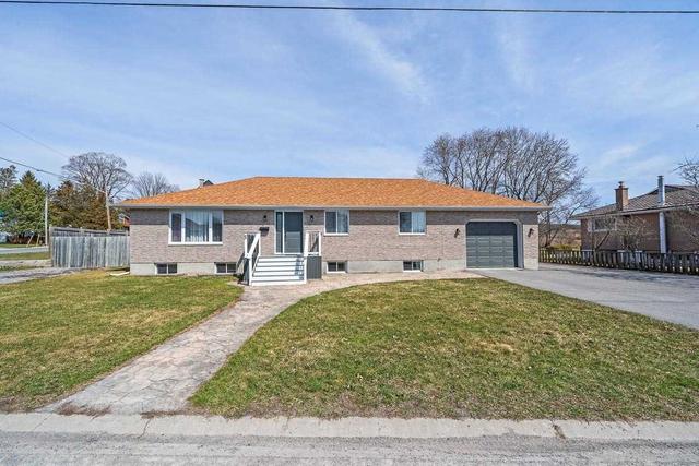 5 Duncan St, House detached with 2 bedrooms, 3 bathrooms and 6 parking in Quinte West ON | Image 1