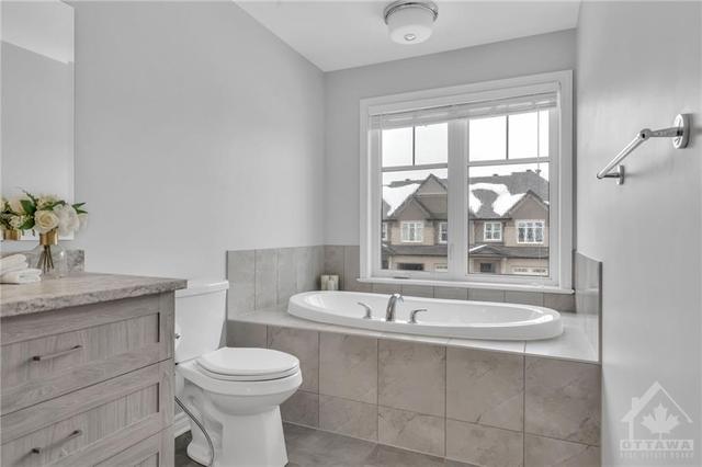 835 Cedar Creek Drive, Townhouse with 3 bedrooms, 3 bathrooms and 3 parking in Ottawa ON | Image 18