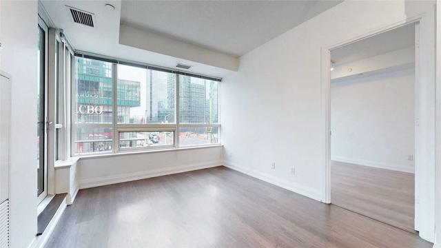 202 - 2 Anndale Dr, Condo with 2 bedrooms, 2 bathrooms and 1 parking in Toronto ON | Image 6
