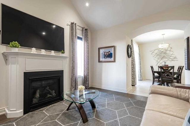 35 Chaumont Dr, House detached with 4 bedrooms, 4 bathrooms and 4 parking in Hamilton ON | Image 8
