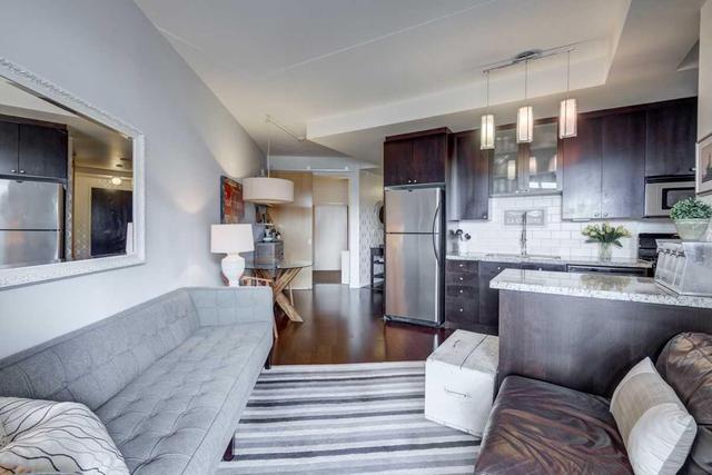 929 - 1 Shaw St, Condo with 2 bedrooms, 2 bathrooms and 1 parking in Toronto ON | Image 10