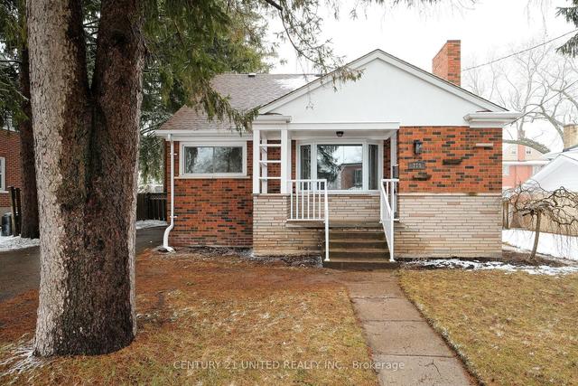 215 Wolsely St, House detached with 4 bedrooms, 3 bathrooms and 3 parking in Peterborough ON | Image 1
