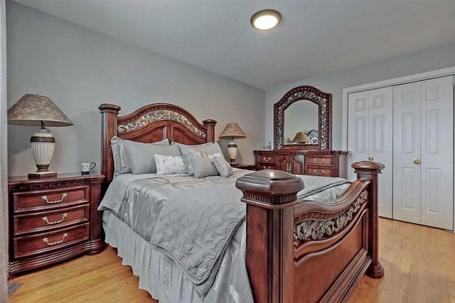 149 Albany Dr, House semidetached with 3 bedrooms, 2 bathrooms and 5 parking in Vaughan ON | Image 11