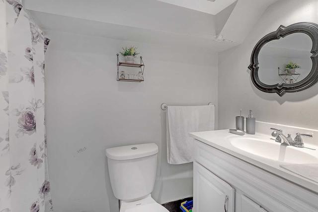 240 Lisgar St, House attached with 5 bedrooms, 3 bathrooms and 1 parking in Toronto ON | Image 19
