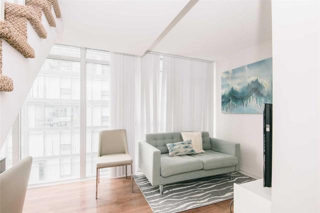 1708E - 36 Lisgar St, Condo with 1 bedrooms, 2 bathrooms and null parking in Toronto ON | Image 3