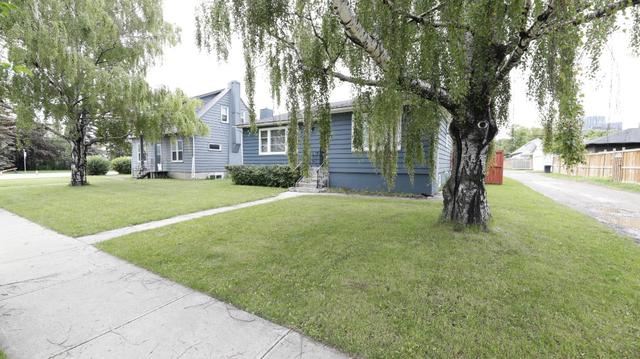 329 10 Avenue Ne, House detached with 2 bedrooms, 1 bathrooms and 1 parking in Calgary AB | Image 4