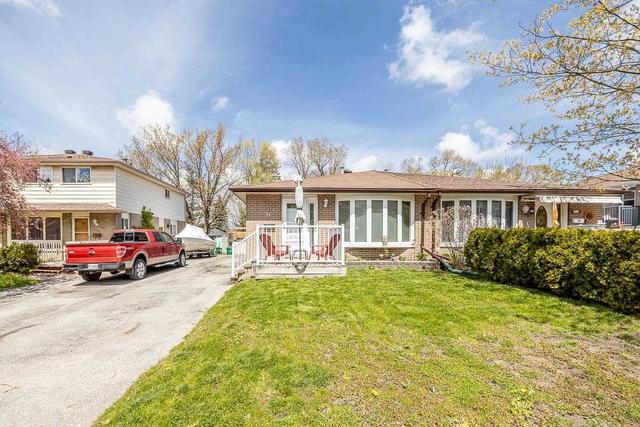 71 Adelaide St, House semidetached with 3 bedrooms, 1 bathrooms and 4 parking in Barrie ON | Image 1