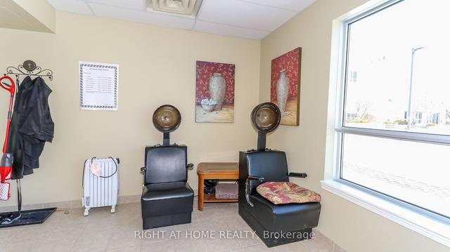 203 - 94 Dean Ave, Condo with 1 bedrooms, 1 bathrooms and 1 parking in Barrie ON | Image 5