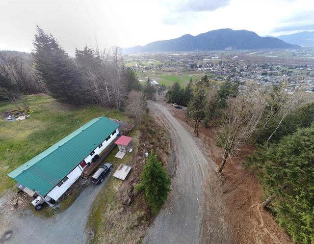 42700 Majuba Hill Road, House detached with 2 bedrooms, 1 bathrooms and null parking in Chilliwack BC | Card Image