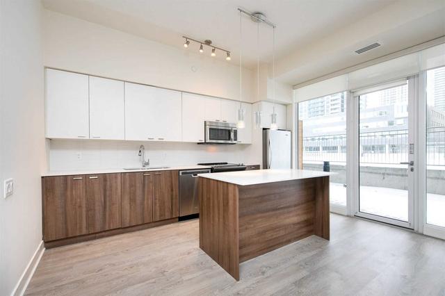 th7 - 30 Roehampton Ave, Condo with 2 bedrooms, 3 bathrooms and 1 parking in Toronto ON | Image 12