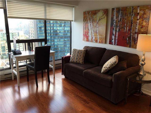 1904 - 65 Harbour Sq, Condo with 2 bedrooms, 2 bathrooms and 1 parking in Toronto ON | Image 8