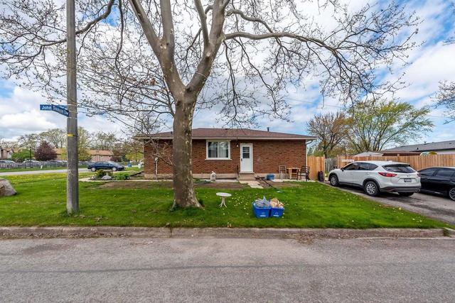6009 Swayze Dr, House detached with 3 bedrooms, 1 bathrooms and 2 parking in Niagara Falls ON | Image 36