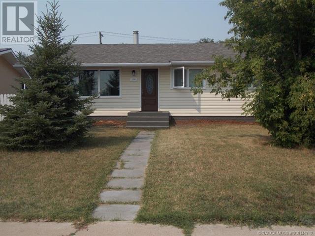 510 5 Avenue W, House detached with 5 bedrooms, 2 bathrooms and 4 parking in Hanna AB | Card Image