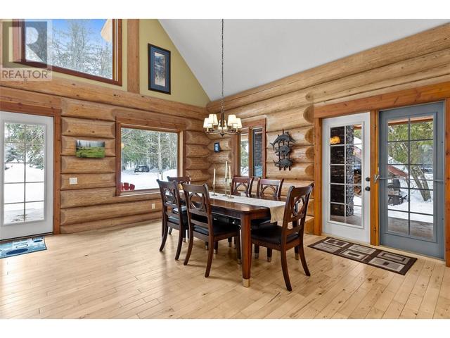 1876 Shaver Road, House detached with 4 bedrooms, 3 bathrooms and null parking in Columbia Shuswap B BC | Image 7