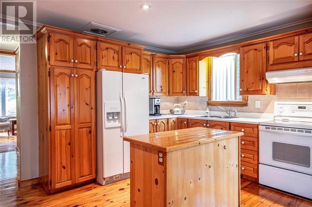 271 Three Island Pond Road, House detached with 2 bedrooms, 1 bathrooms and null parking in Paradise NL | Image 8